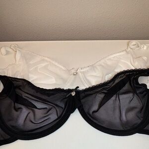 Lingerie Plus size Lot Black and White Lace See through Bra 40C XXL